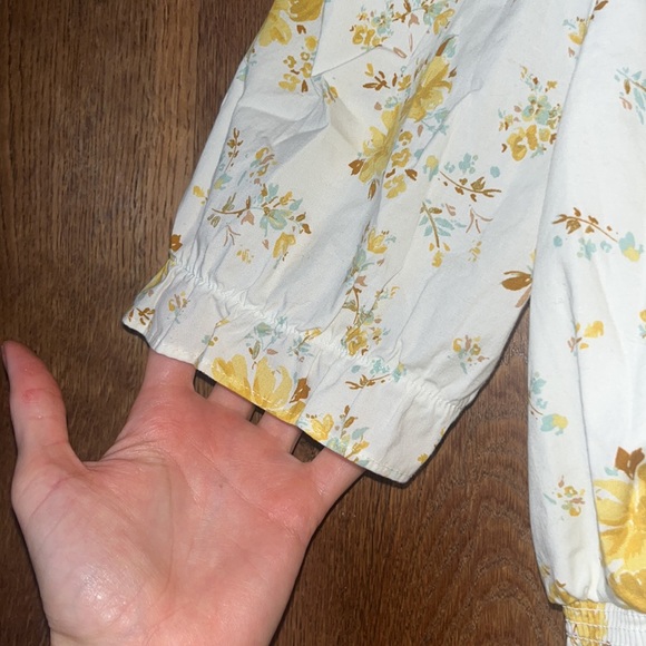 WAYF yellow floral smocked blouse crop - Picture 6 of 12